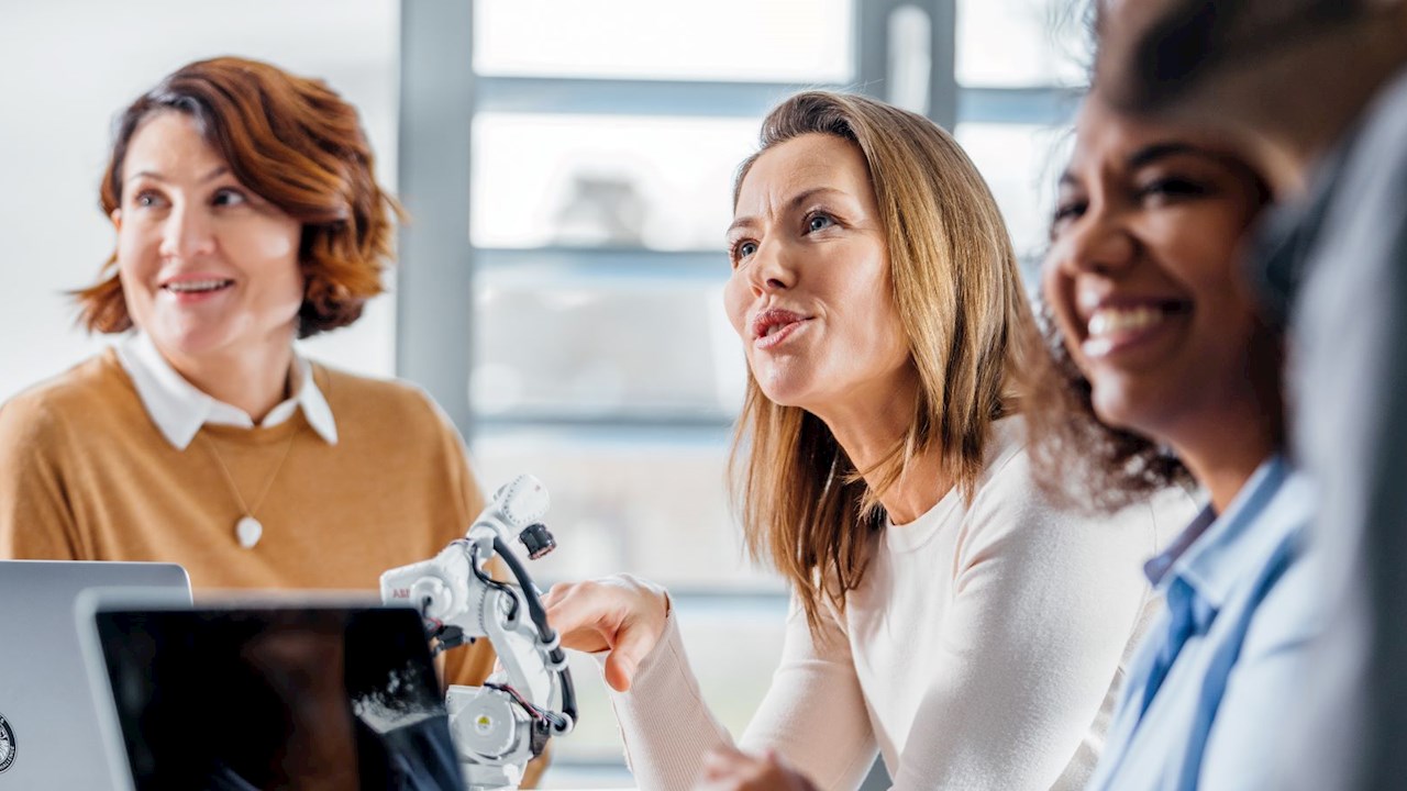 ABB 將女性擔(dān)任管理職位的比例增加一倍