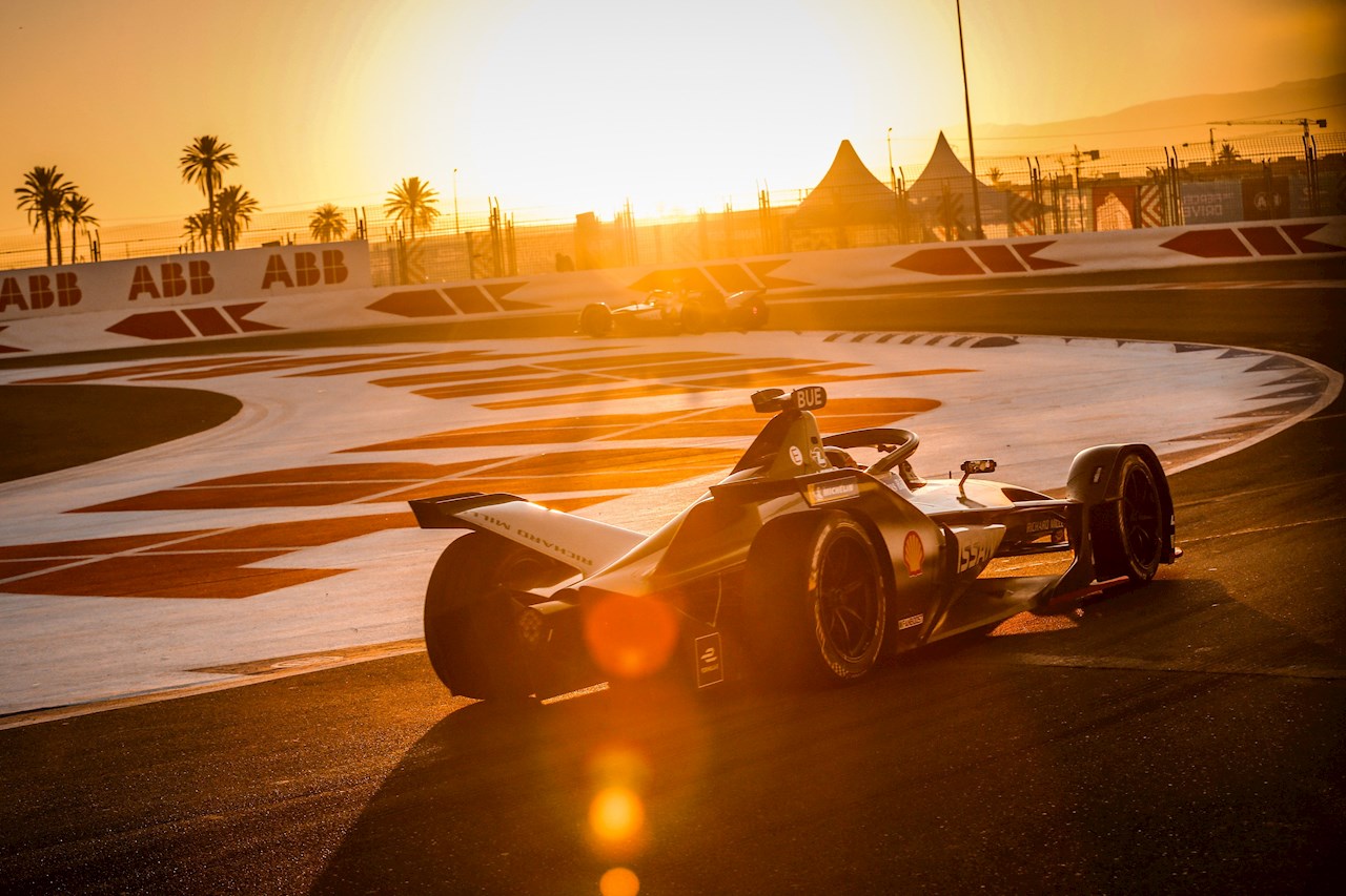 陽(yáng)光、露天市場(chǎng)和沙灘，ABB 電動(dòng)方程式前往馬拉喀什